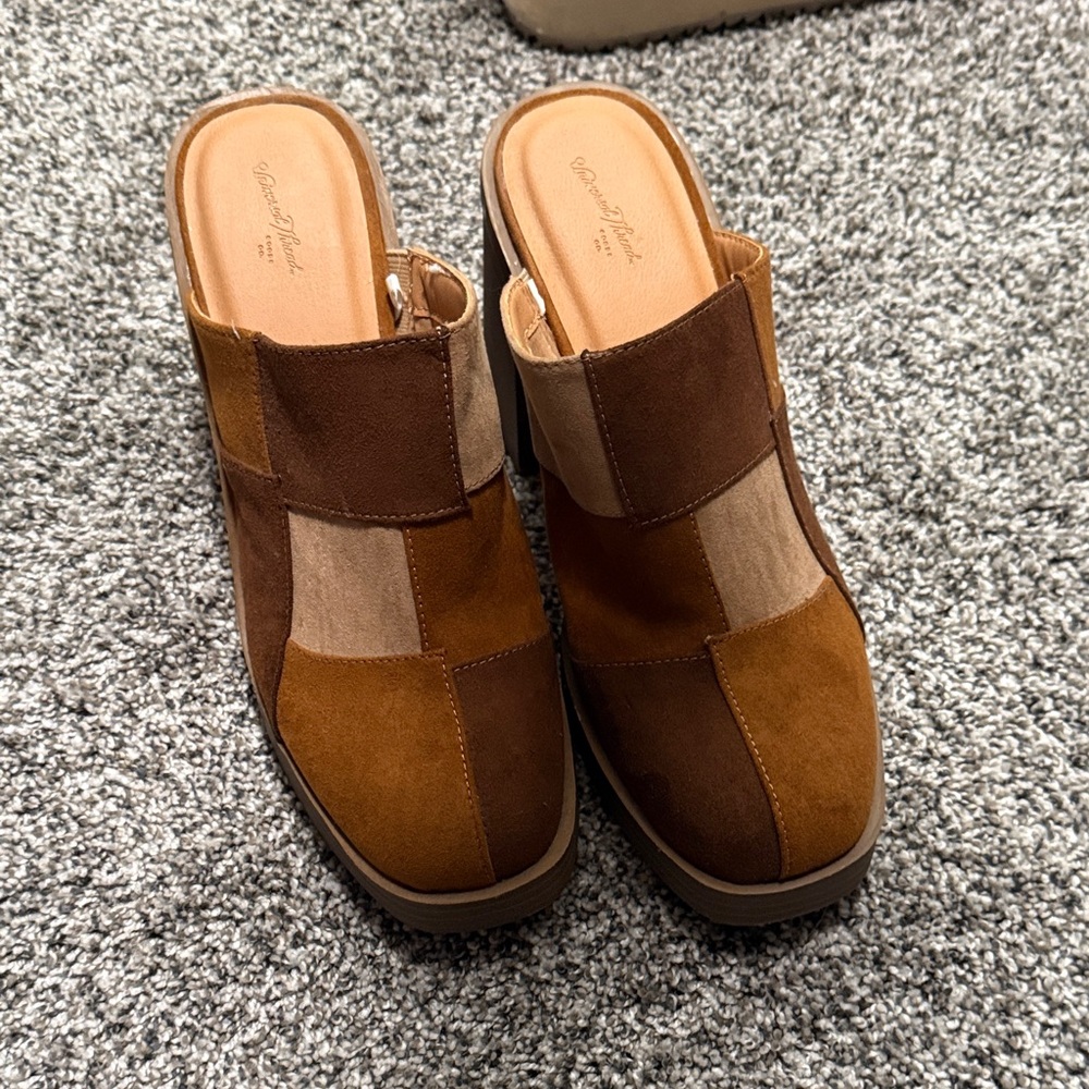 Universal Thread Brown Patchwork Mules - image 5